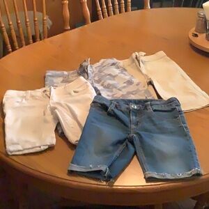 Set of 4 capris size 7 and 8 see photos for detail. Like new